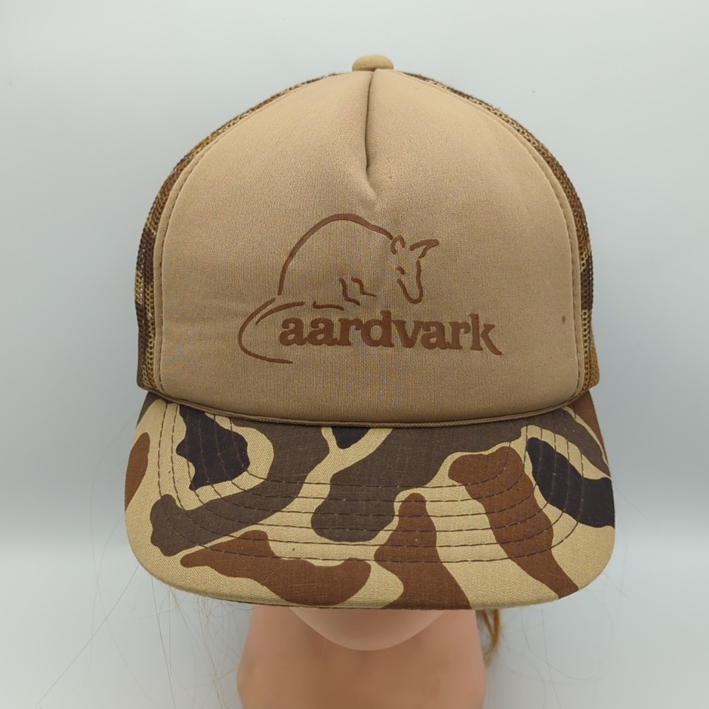 Vintage Aardvark Camo Mesh Snapback Trucker Hat Cap Headwear Foam Front Rope